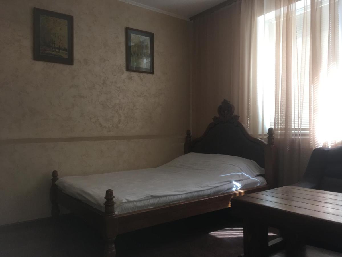 Міні-Готель Нептун Rivne Exteriör bild